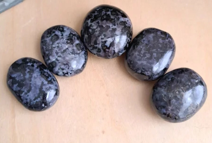 indigo gabbro properties