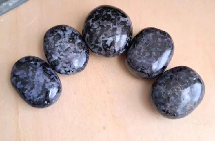 Indigo gabbro healing properties
