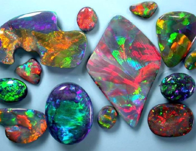 opal gemstone meaning