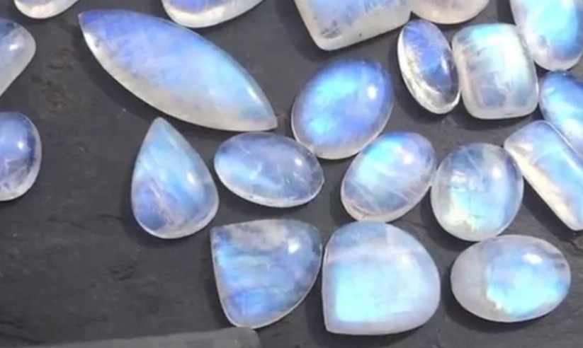 Moonstone stone meaning and uses