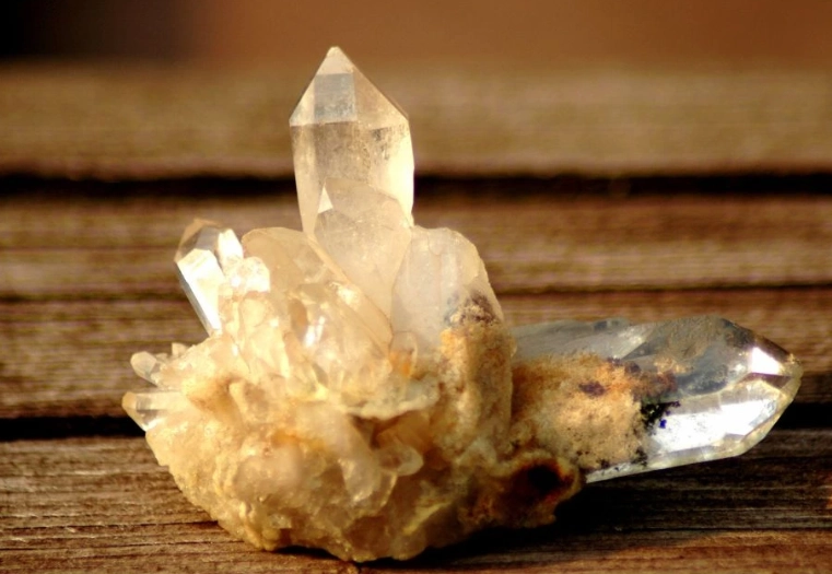 where to put clear quartz