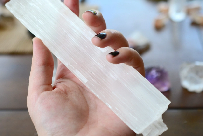 selenite crystal benefits