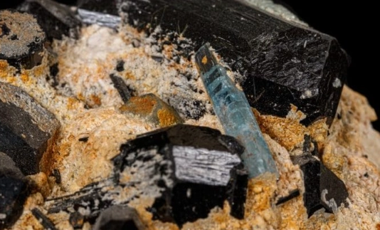 black tourmaline healing properties