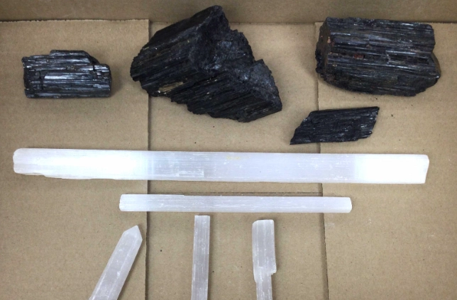 how to use black tourmaline and selenite