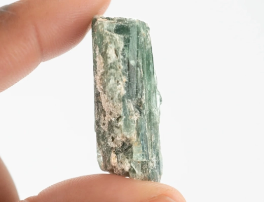 green kyanite meaning