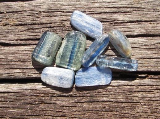 what is blue kyanite good for