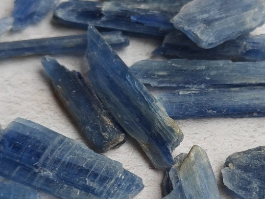 Red kyanite uses