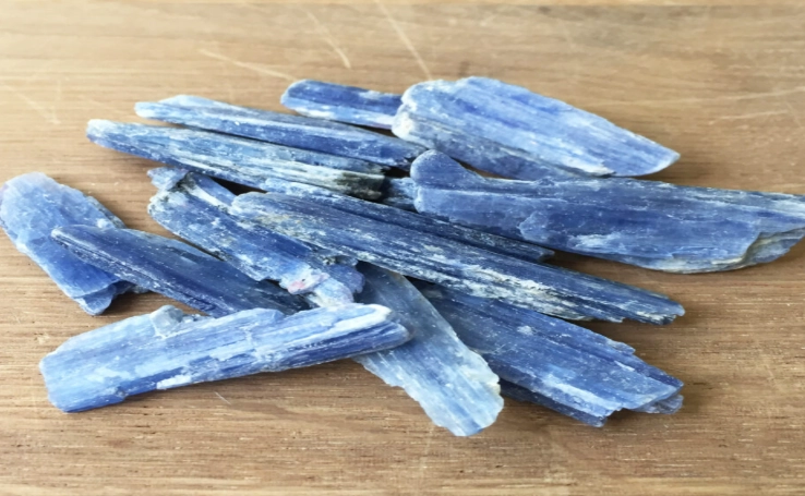 kyanite crystal meaning