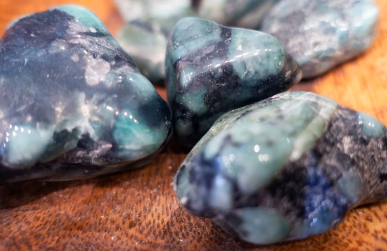 moss agate healing properties