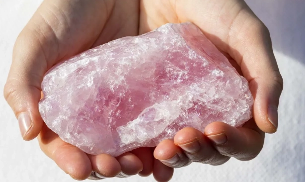 rose quartz properties