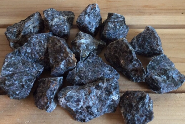 indigo gabbro vs labradorite