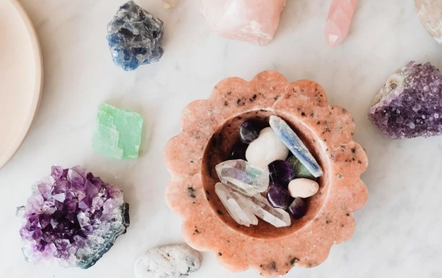 how to identify crystals