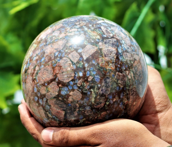 que sera stone meaning