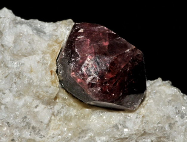 Pyrope Garnet: The Fiery Red Gemstone Guide & Buying Tips