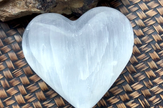 selenite crystal meaning