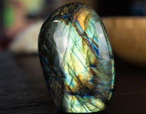 labradorite healing crystal