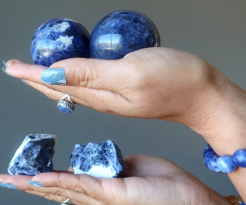 sodalite vs lapis lazuli