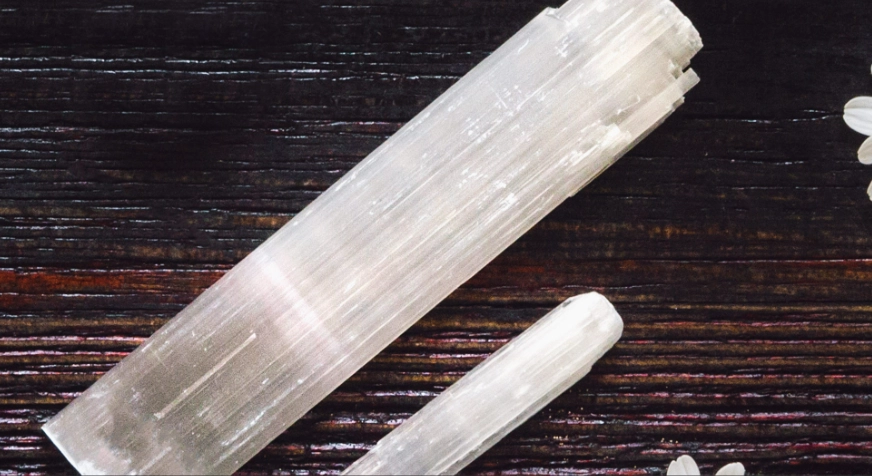 selenite crystal meaning