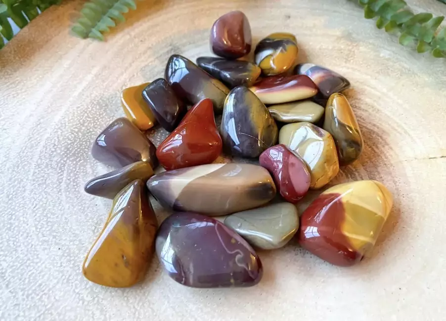 What is mookaite good for?