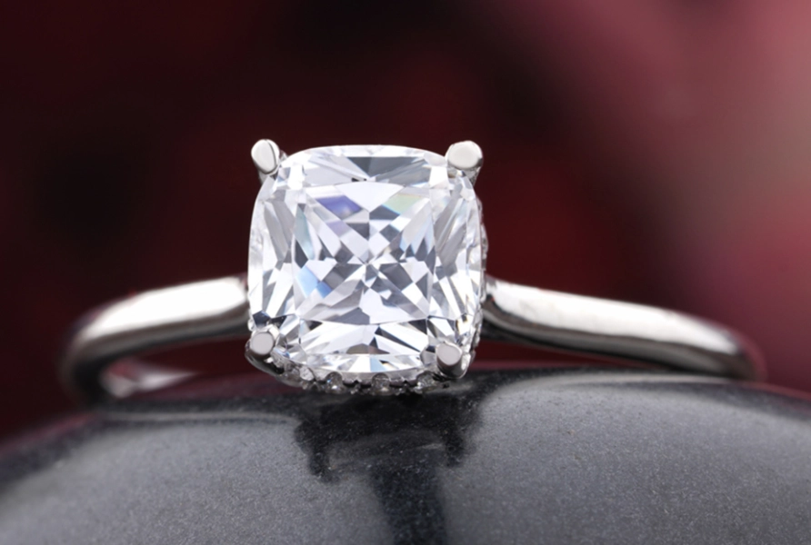 white sapphire vs diamond