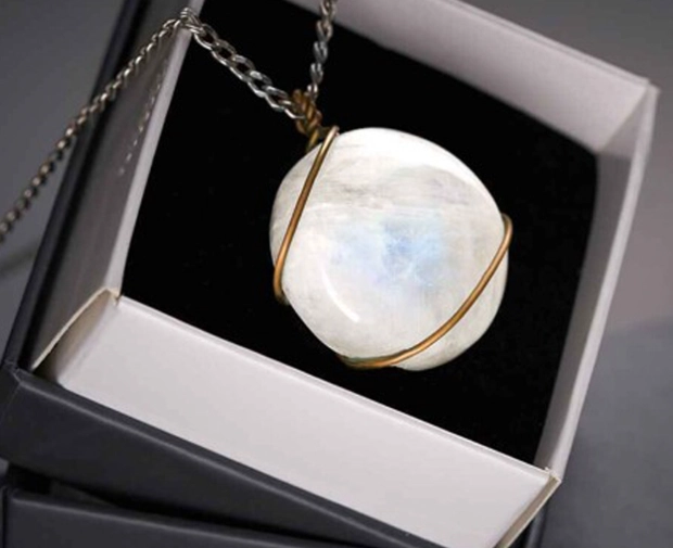 moonstone healing properties