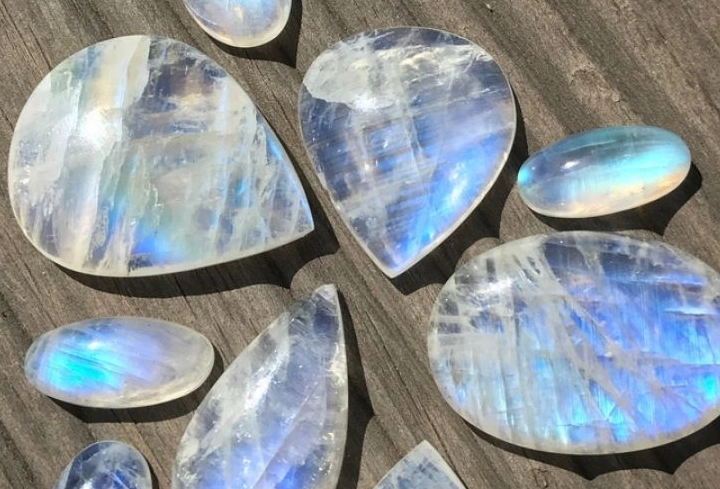 what is moonstone good for
