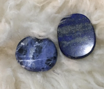 sodalite vs lapis lazuli